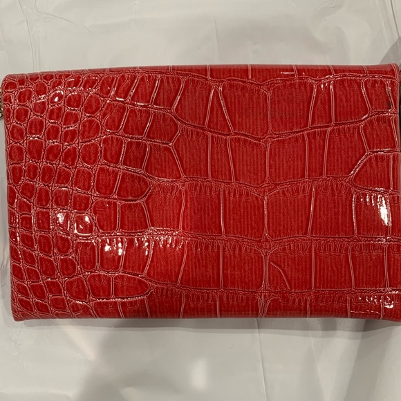 ☀️ CLEARANCE: Guess Lulin wristlet - Picture 7 of 8